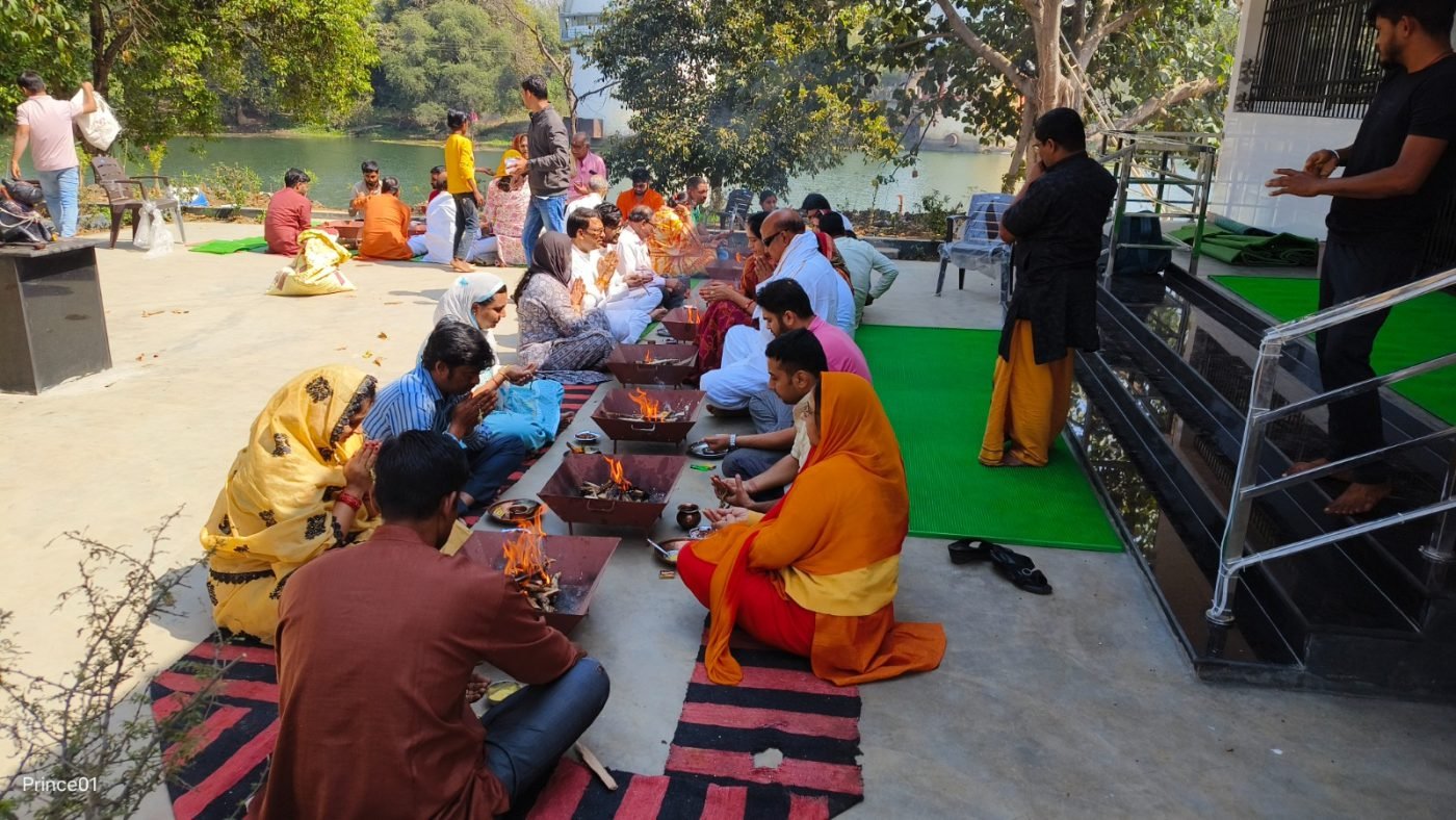 हजारों भक्तों का विश्वास