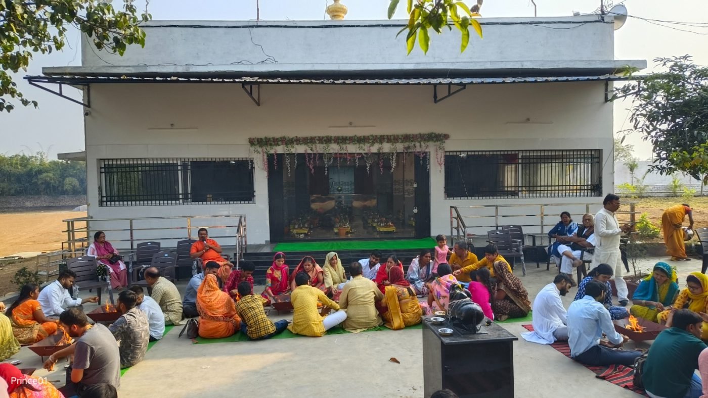 हजारों भक्तों का विश्वास